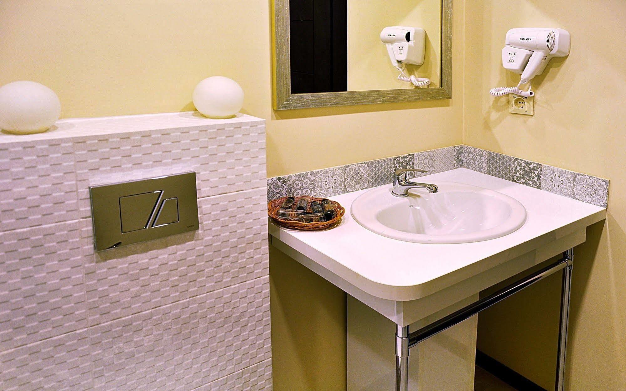 Alphabet Boutique Hotel تبليسي المظهر الخارجي الصورة